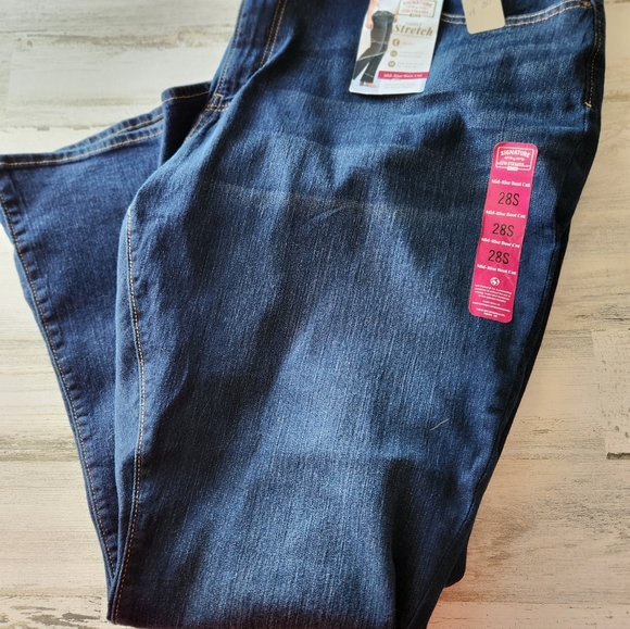 17.  NWT Signature by Levi Strauss & Co. Women's Plus Size Modern Bootcu… - Picture 5 of 10